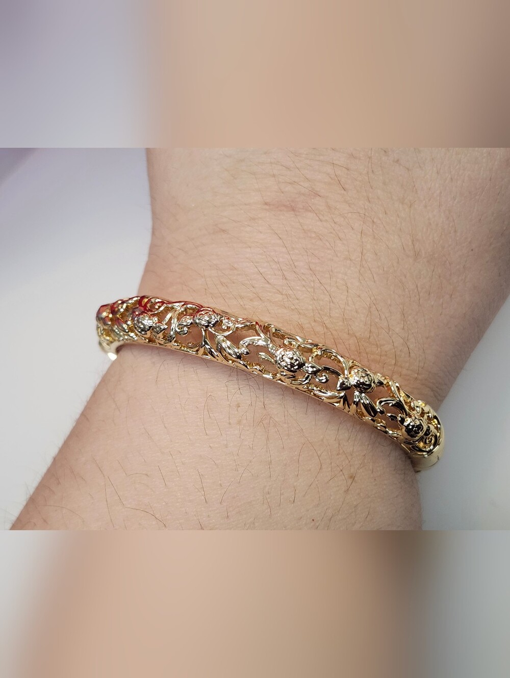 NWT Marchesa Gold-Tone lonna & lilly Puffy Filigree Bangle Bracelet